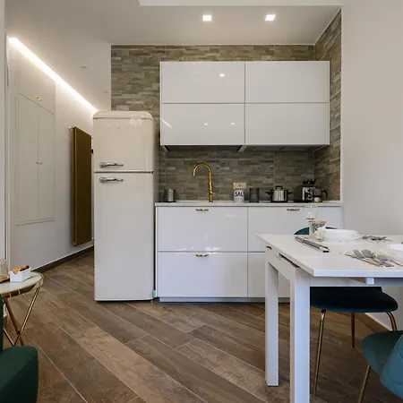 In Bed * نابولي