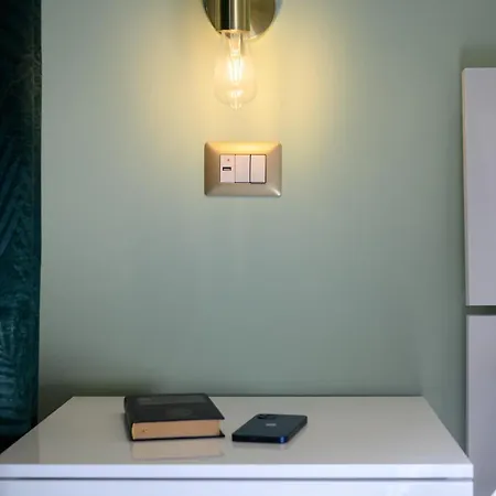 In Bed * نابولي